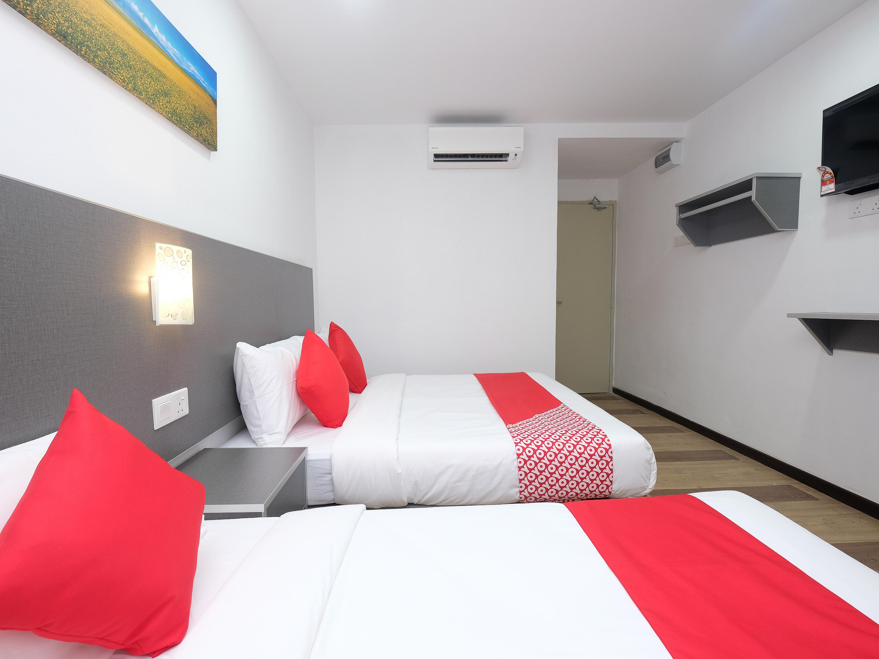Oyo 44043 First Garden Hotel Kuantan Exterior photo
