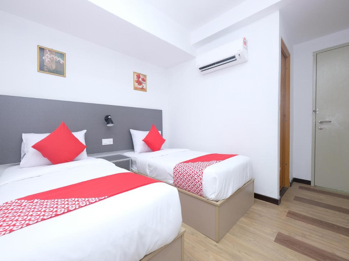 Oyo 44043 First Garden Hotel Kuantan Exterior photo