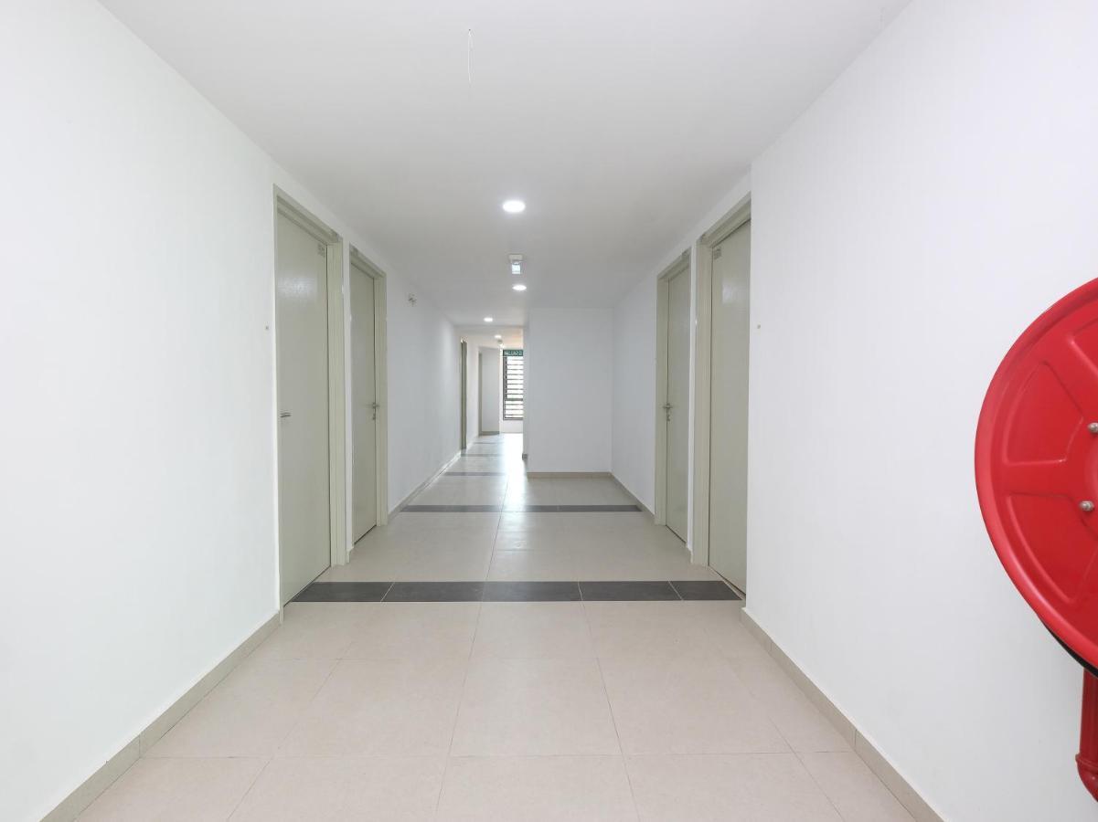 Oyo 44043 First Garden Hotel Kuantan Exterior photo